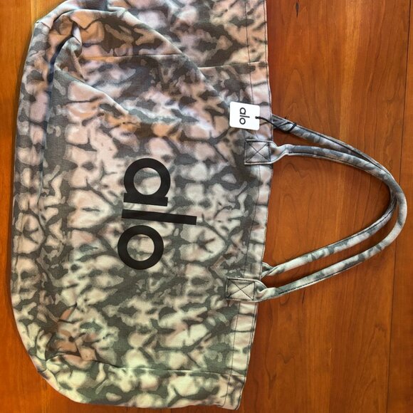 ALO Tote Bag - Picture 1 of 2